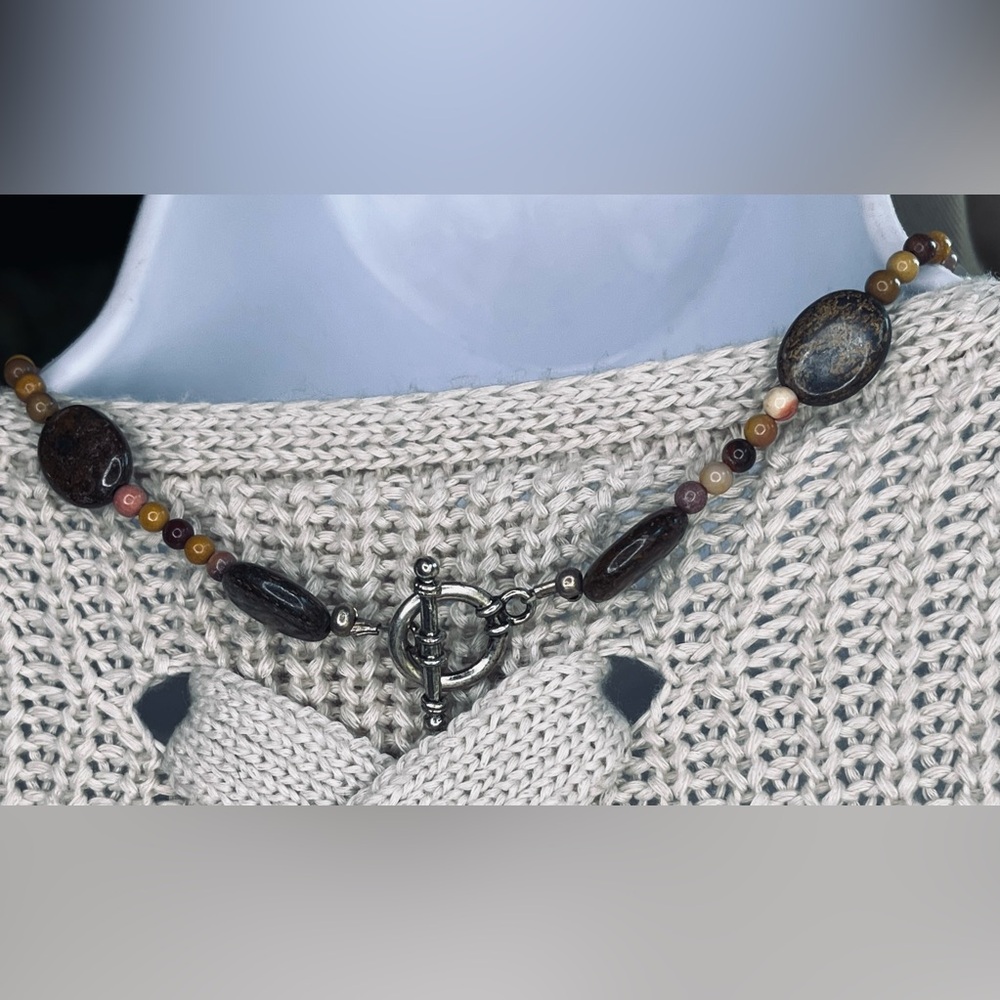 Natural Shell Pendant Necklace with Earthy Tones - Picture 4 of 5